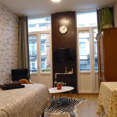 Superbe Studio Au 1Er Etage, Proche De La Gare Du Midi Brüksel Dış mekan fotoğraf