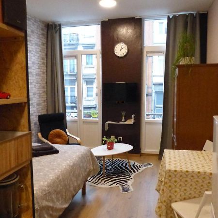Superbe Studio Au 1Er Etage, Proche De La Gare Du Midi Brüksel Dış mekan fotoğraf