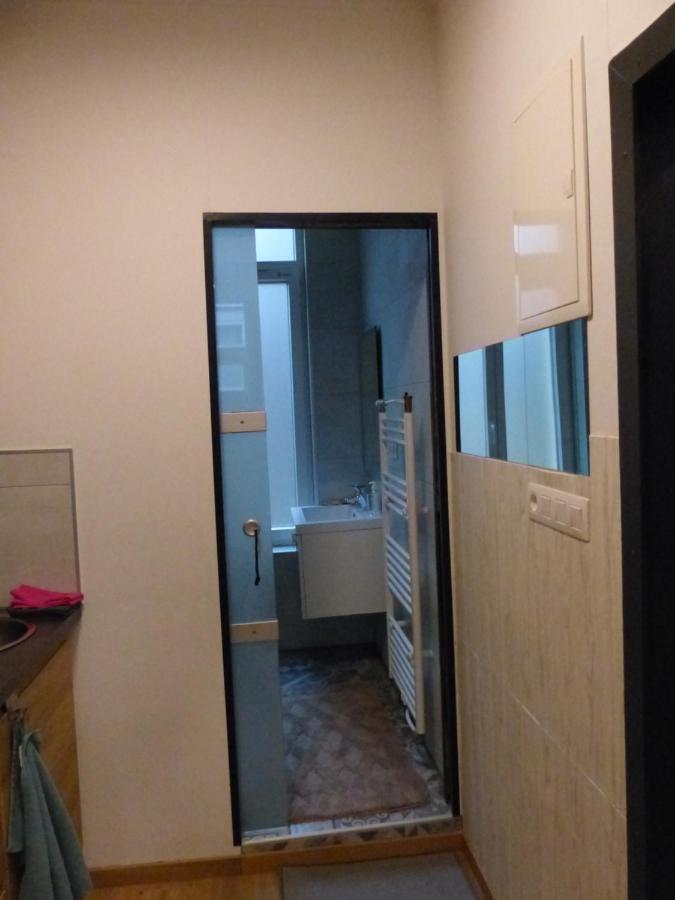 Superbe Studio Au 1Er Etage, Proche De La Gare Du Midi Brüksel Dış mekan fotoğraf