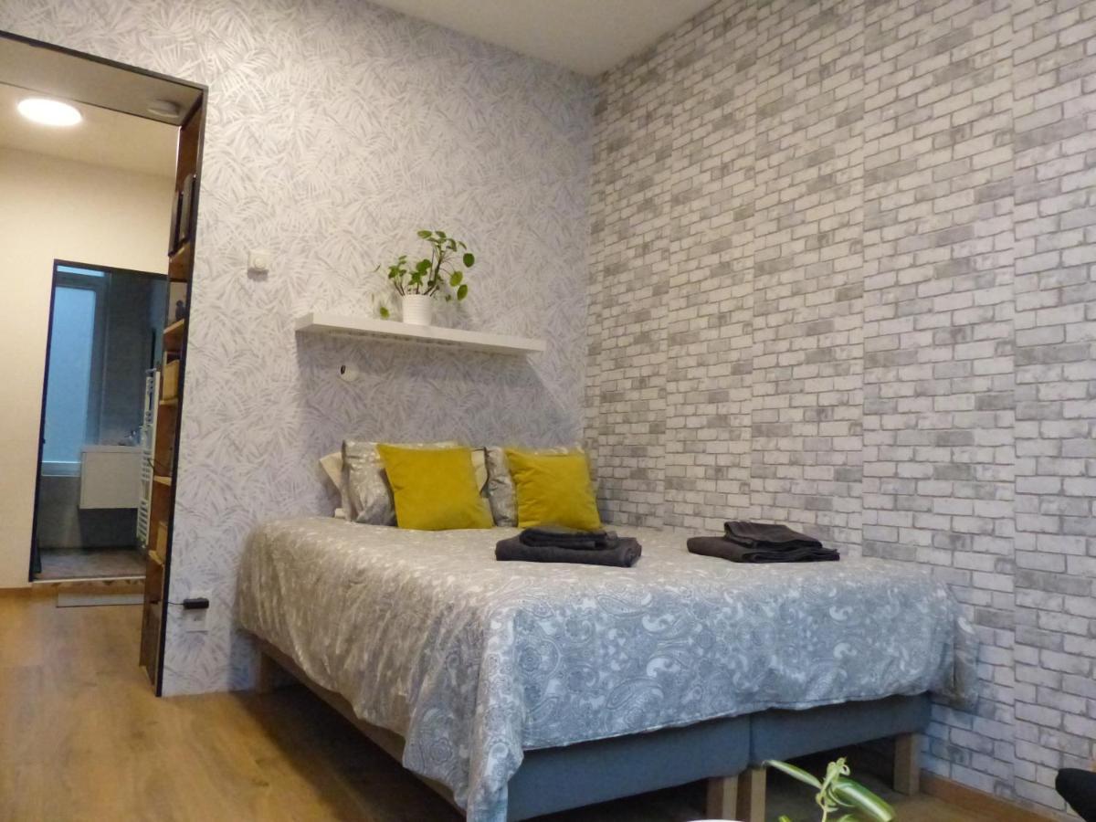 Superbe Studio Au 1Er Etage, Proche De La Gare Du Midi Brüksel Dış mekan fotoğraf
