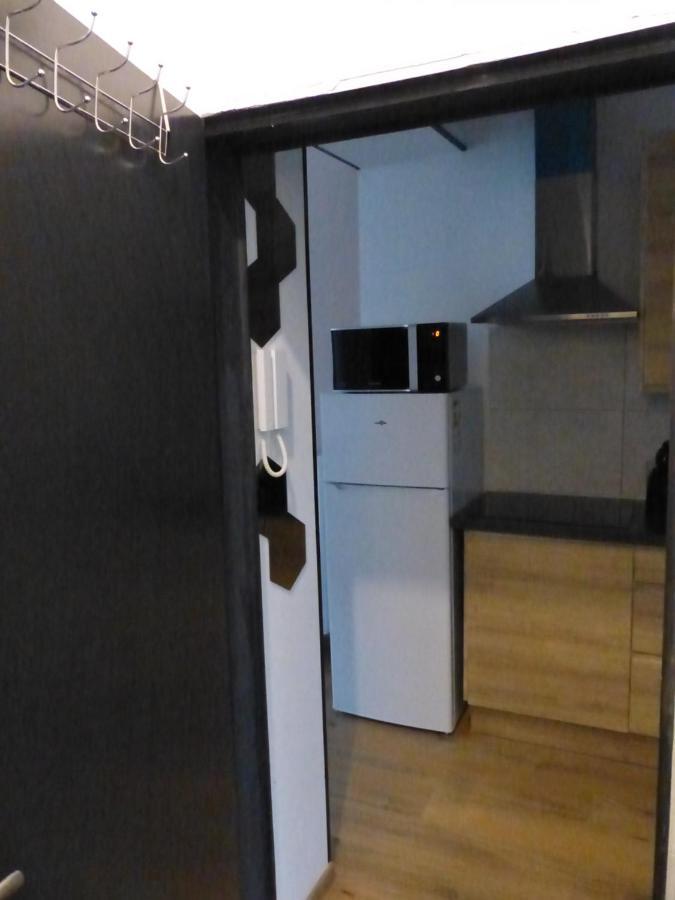 Superbe Studio Au 1Er Etage, Proche De La Gare Du Midi Brüksel Dış mekan fotoğraf